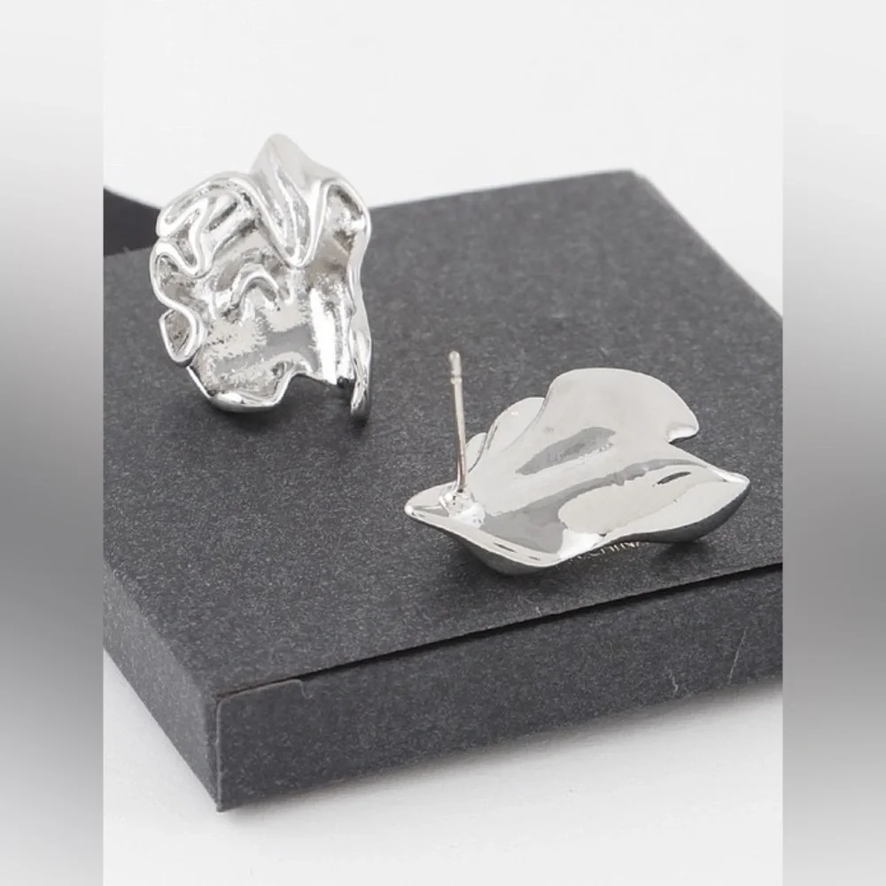 8J. Abstract Ripple In Time Earrings - Picture 2 of 4